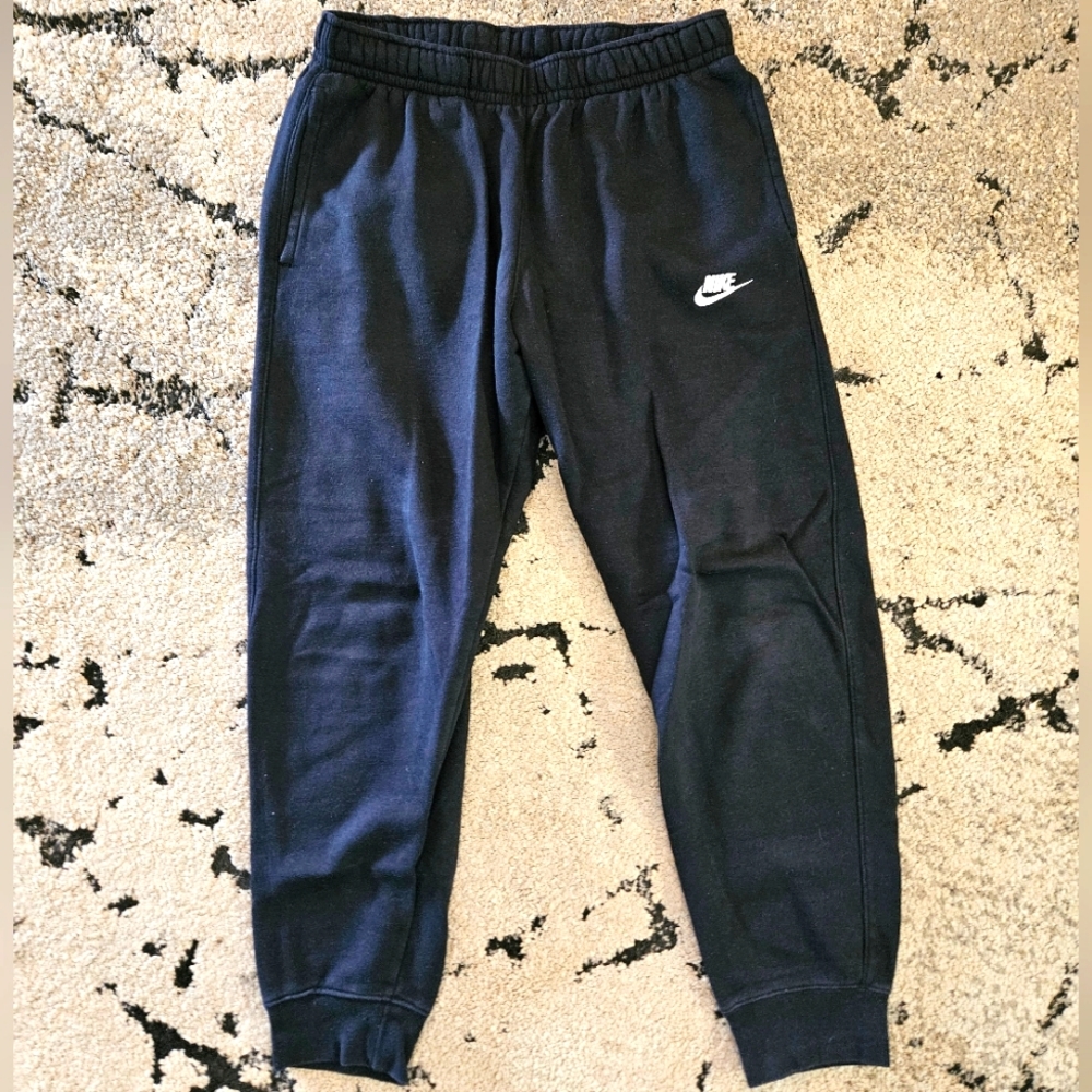 Nike Joggers - Men's Medium